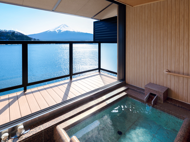 河口湖溫泉酒店推薦，在湖山亭產屋看得見富士山的房間
