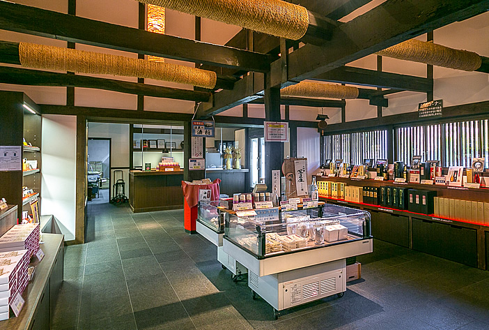京都伏見日本酒館，月桂冠大倉記念館的日本酒商店