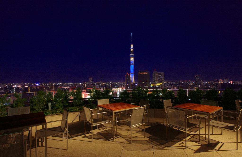 在東京淺草gate hotel的頂樓可以看得見tokyo skytree